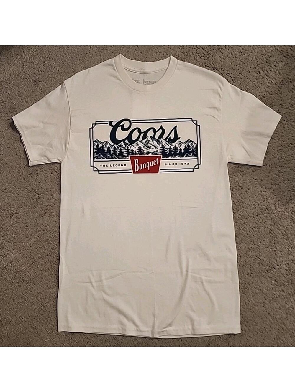 Coors Banquet T Shirt Size Medium  (106)